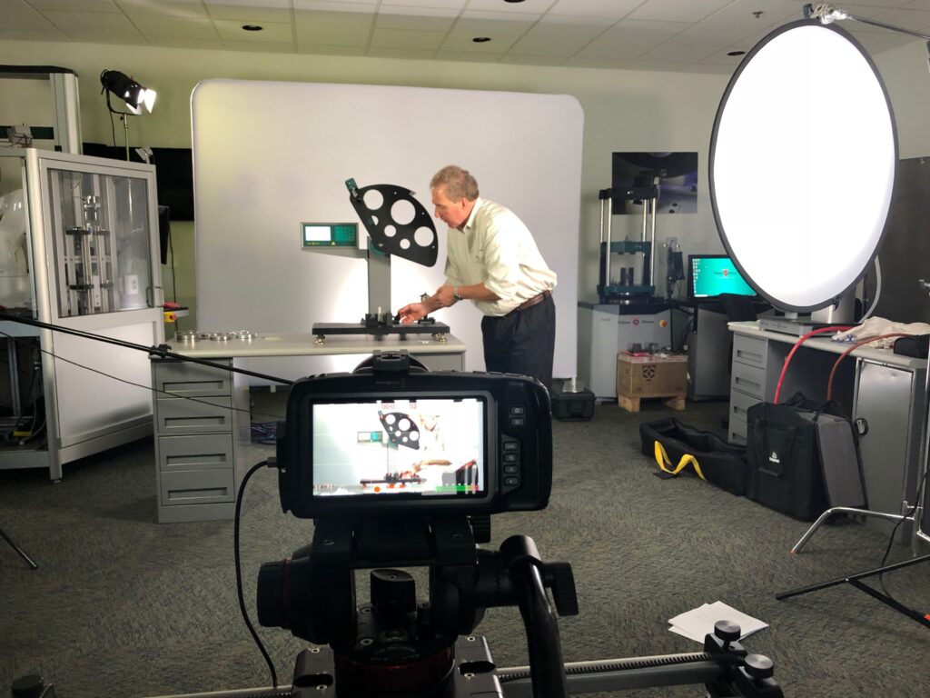  B2B manufacturing companies training video behind the scene